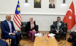 Bakan Tekin Malezyalı mevkidaşıyla görüştü