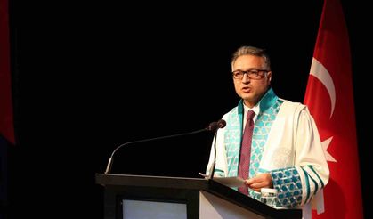 KKTC Cumhurbaşkanı Ersin Tatar’a Selçuk Üniversitesi’nde fahri doktora verildi