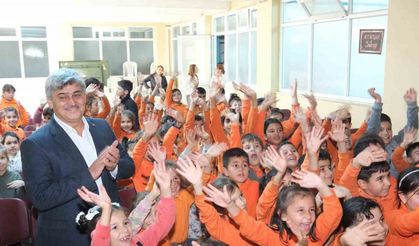 Kuyucak Belediyesi’nden minikler için gösteri