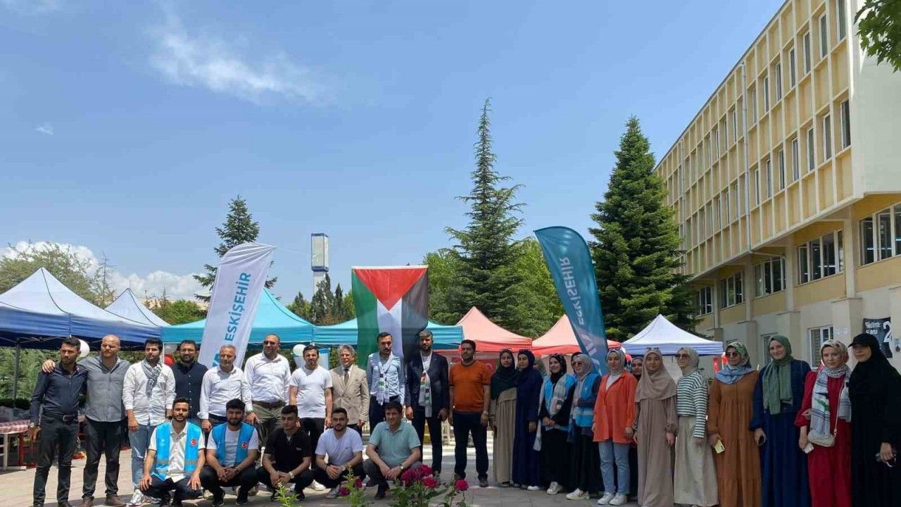 Eskişehir’de Filistin halkı için hayır pazarı düzenlendi