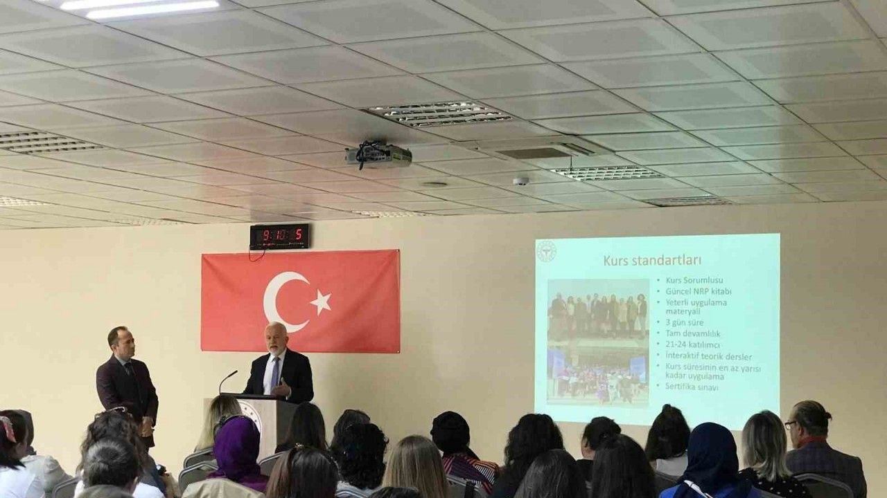 Sağlık personelinin Yenidoğan Canlandırma Programı Eğitimi başladı